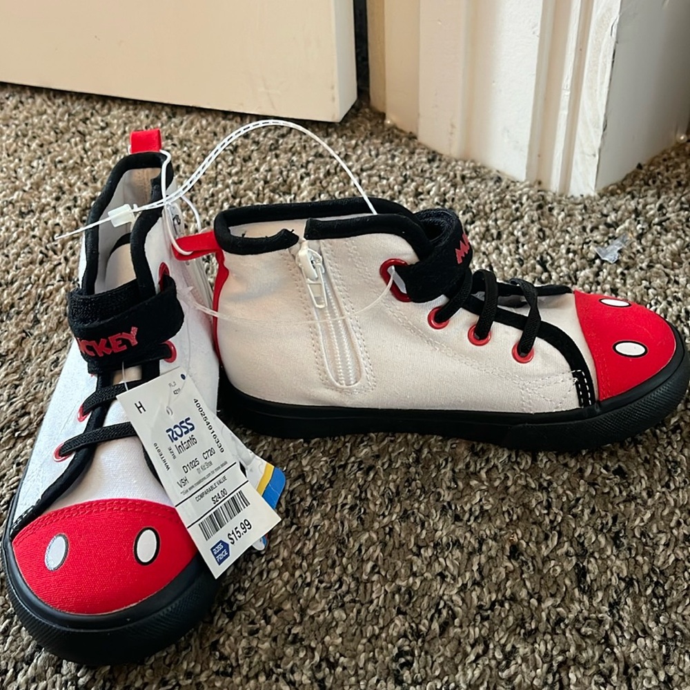NWT Mickey Mouse High Top Shoes